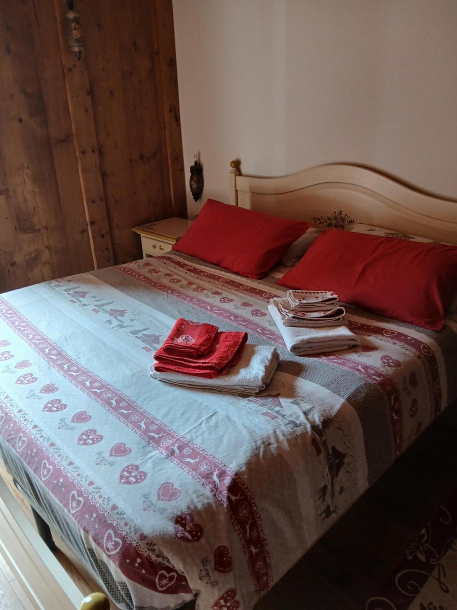 Bed and Breakfast Beb La Stube Dei Partel à Ziano di Fiemme Extérieur photo